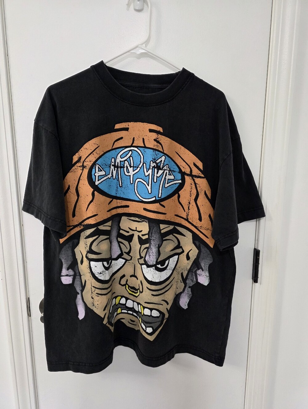 EMPYRE Mens Graphic Tee Size Large